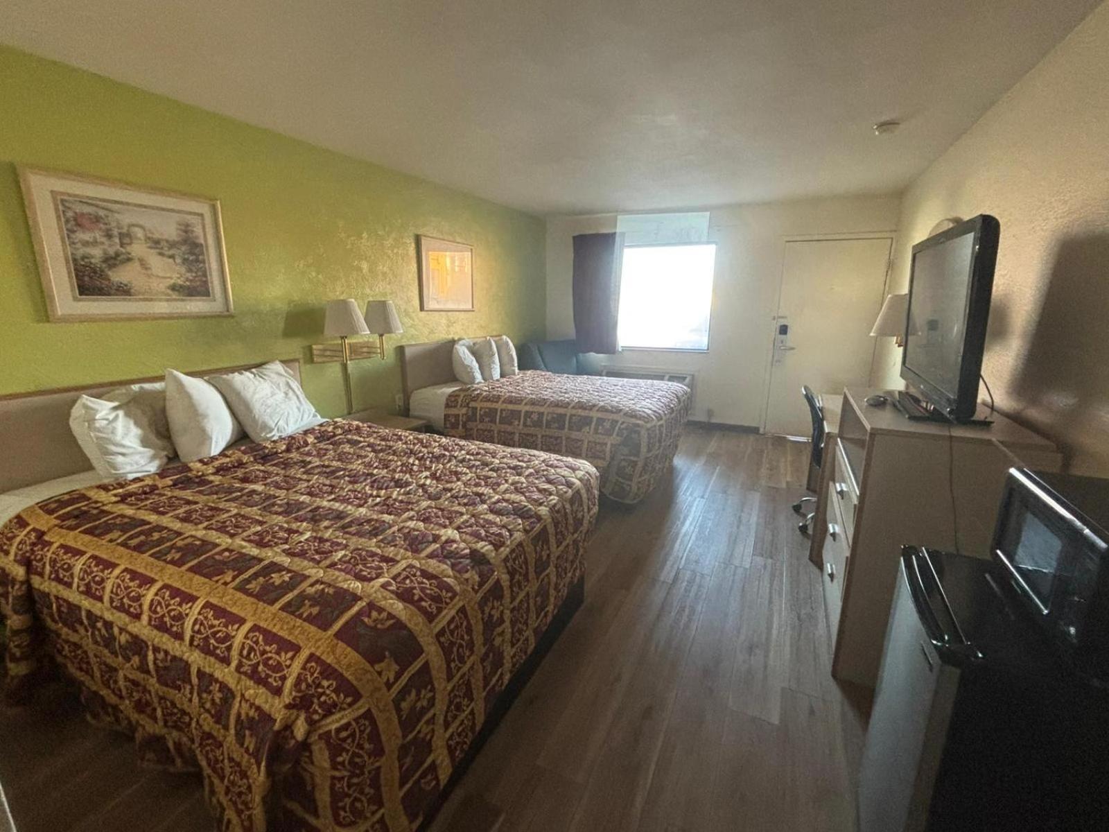 Economy Inn & Suites Гаррисберг Экстерьер фото