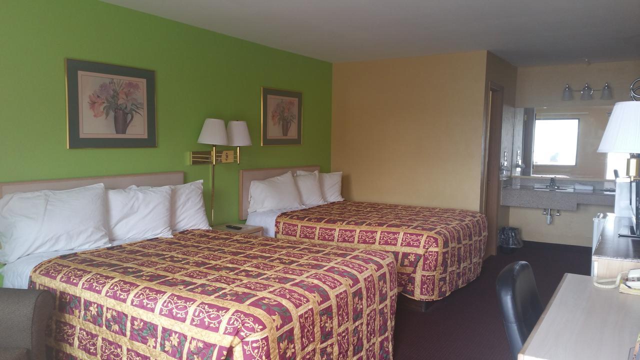Economy Inn & Suites Гаррисберг Экстерьер фото